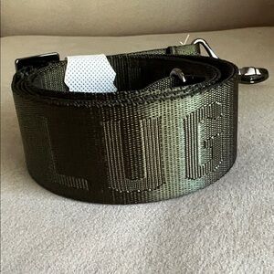 NWOT Lug 1.5”W Logo Strap in Olive Green 🫒